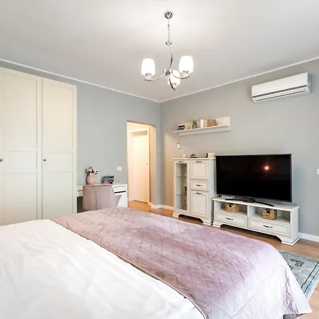 Urban Nest Apartment