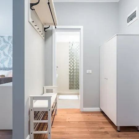 Urban Nest Apartment *