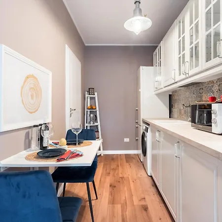 Apartment Urban Nest